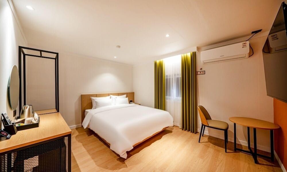 Hound Hotel Gumi indong Double Room 2
