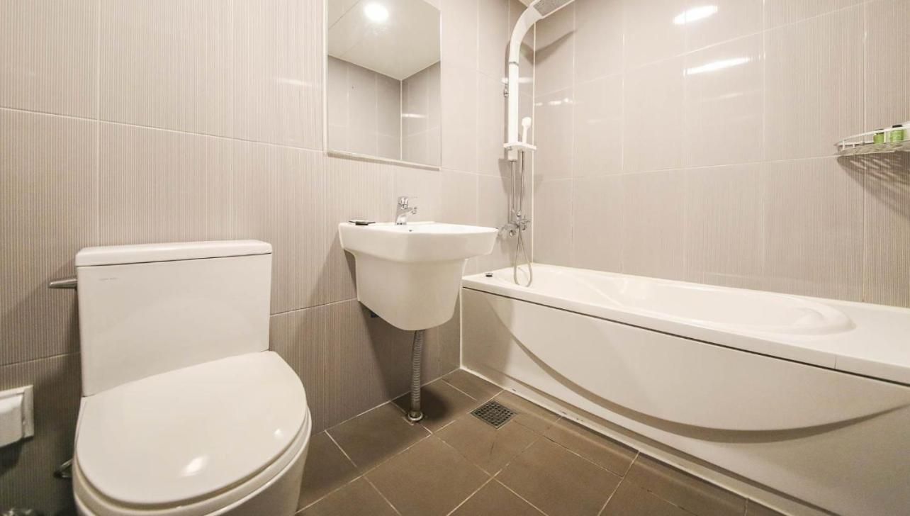 Deluxe Double Room with 2 Computers