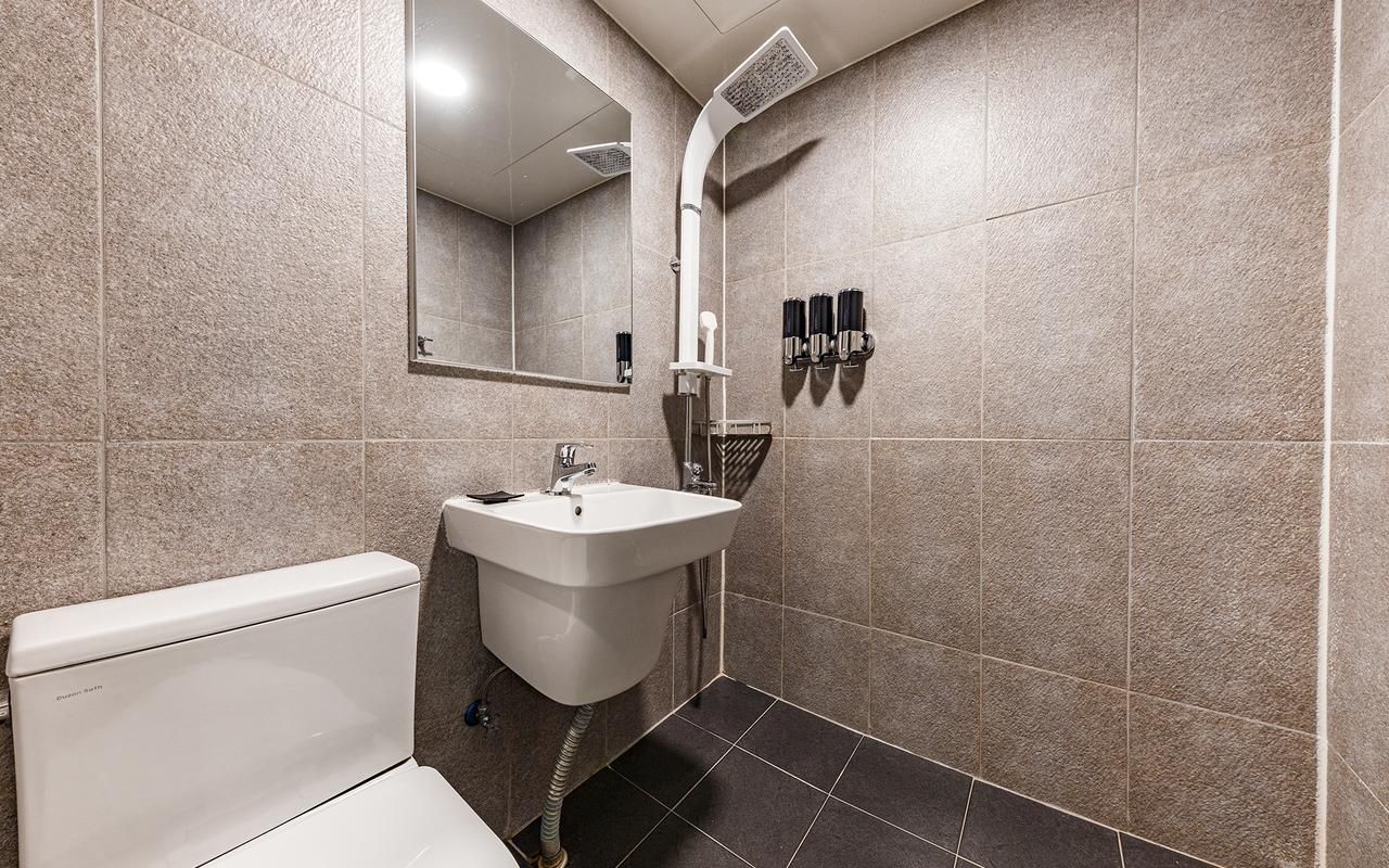 Hotelparfe Annex Couple Special Offer - Check-In-Out Mon-Fri 5PM-1PM, Sat-Sun 9PM-12PM, No Parking 3