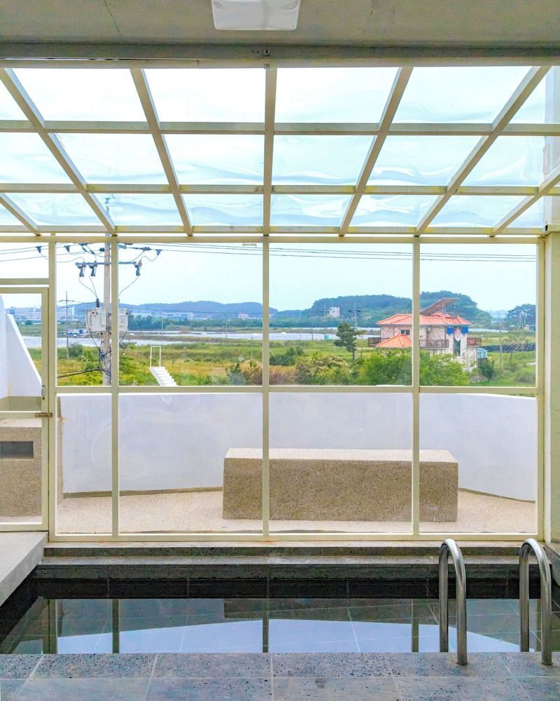 Pearl Bay Poolvilla Luxury Room 12