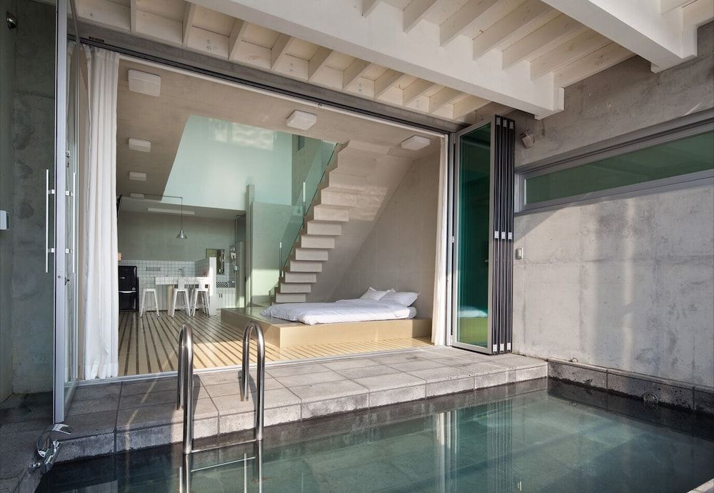 Pearl Bay Poolvilla Luxury Room 11