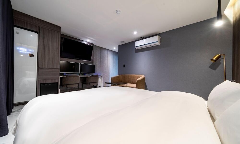 Urban Brown Hotel Chungju City Hall Deluxe Double Room 6