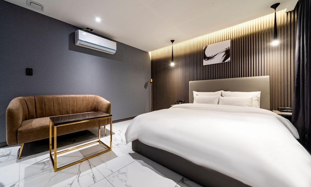 Urban Brown Hotel Chungju City Hall Deluxe Double Room 2