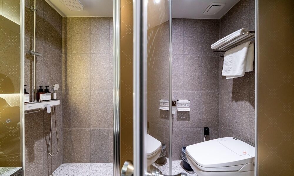 Urban Brown Hotel Chungju City Hall Family Double Room 6