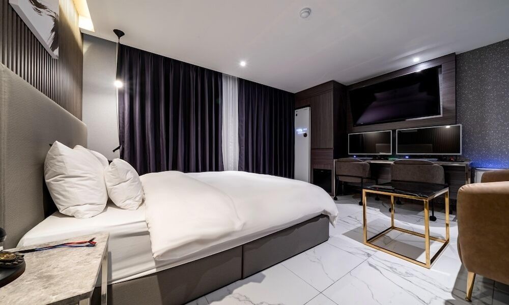 Urban Brown Hotel Chungju City Hall Deluxe Double Room 5