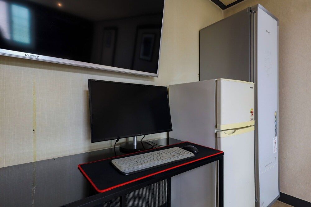 FromH J Hotel Osan Studio Suite 9