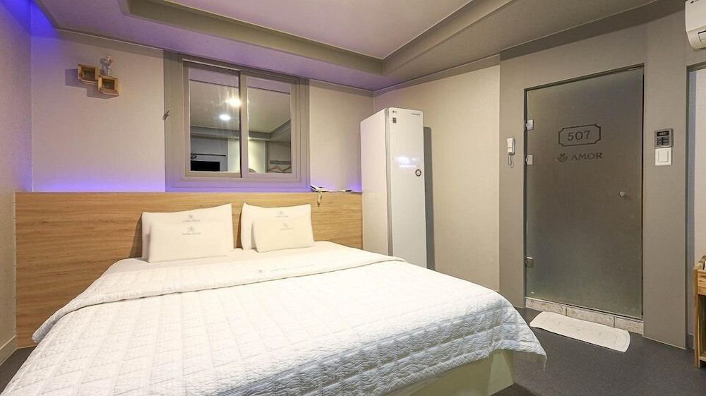 AmorHotelgimhae Business Double Room, Smoking, City View 3