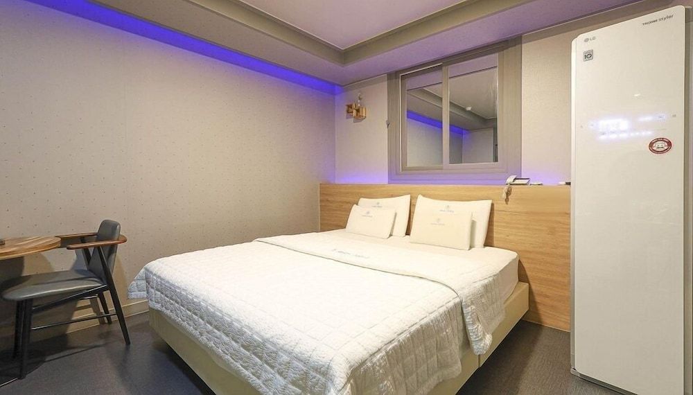 AmorHotelgimhae Business Double Room, Smoking, City View 2