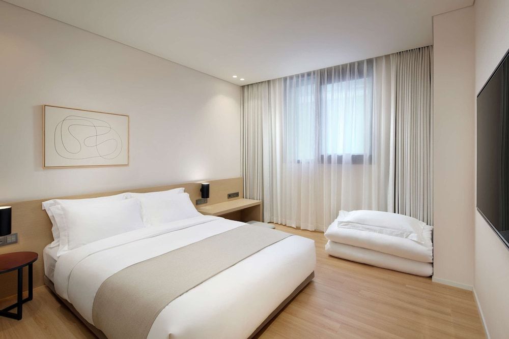 Shilla Stay Jeonju Hanok Village [JEONJU, Traditional Liquor PKG]Standard Ondol+Traditional Liquor DIY voucher for 2(per stay)