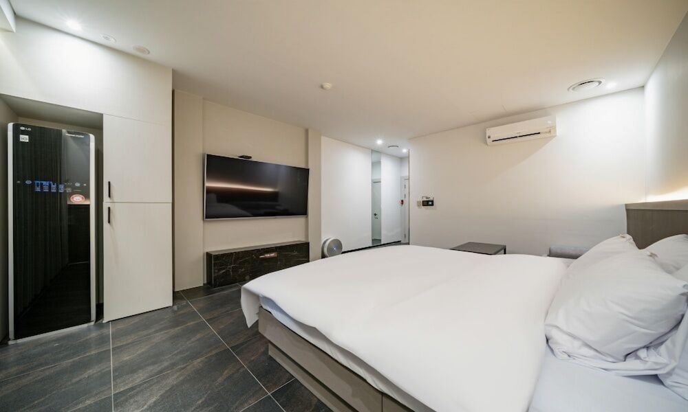 HOTEL THE ART UIWANG Junior Suite Room 8