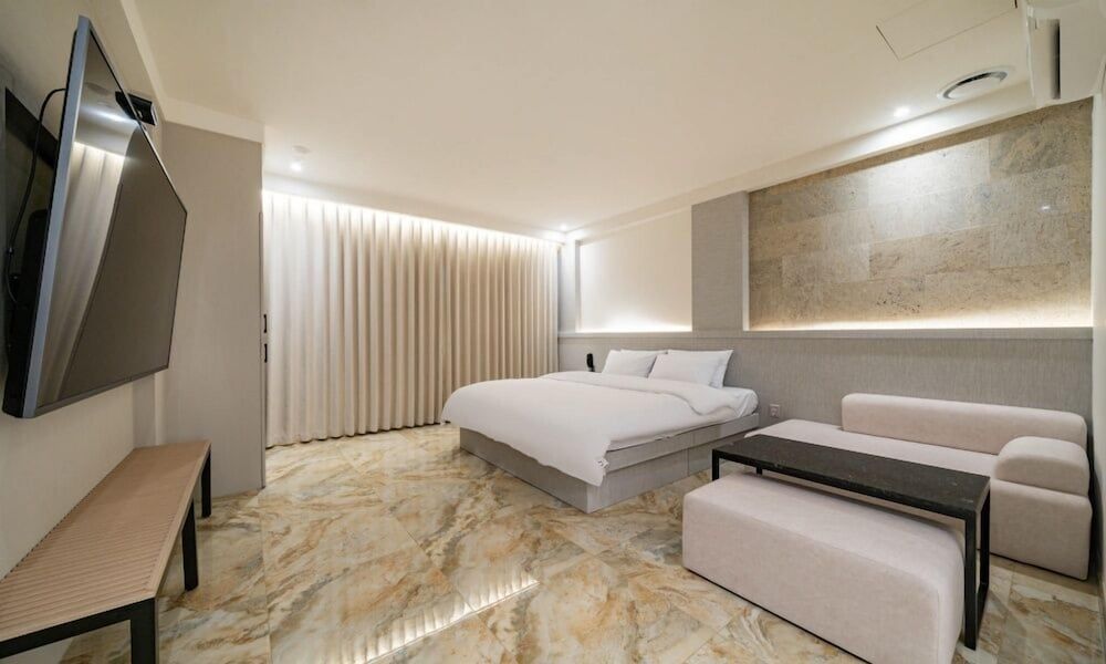 HOTEL THE ART UIWANG