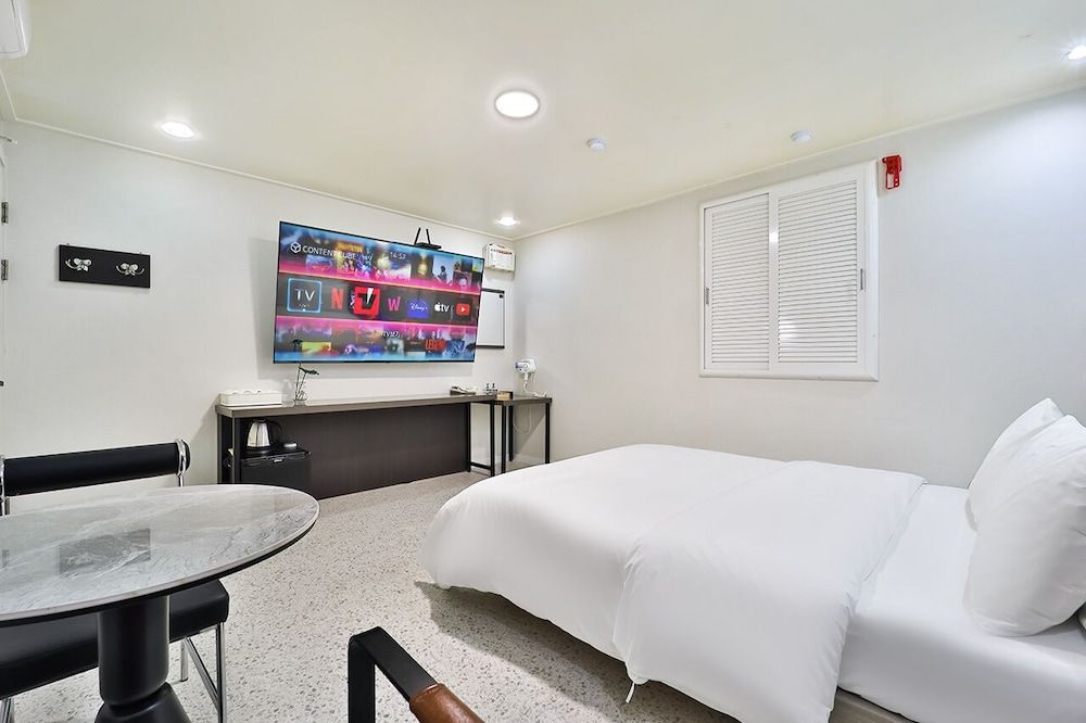 Anyang Livera Premium Double Room 7