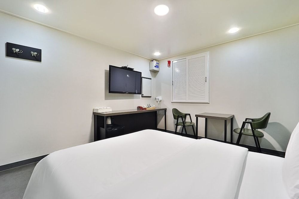 Anyang Livera Standard Double Room 2