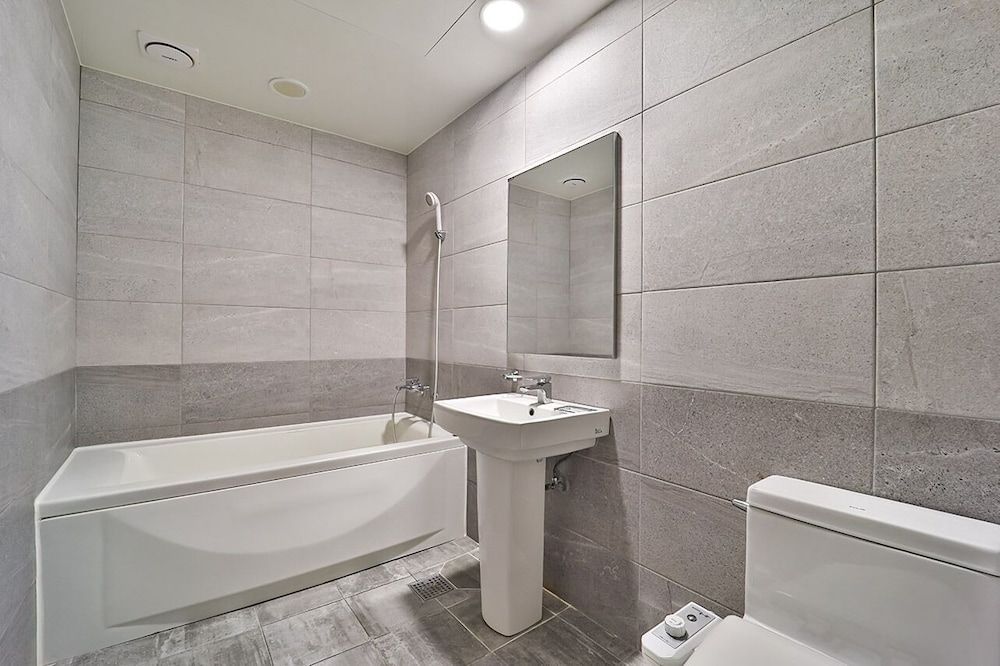 Anyang Livera Standard Double Room 18