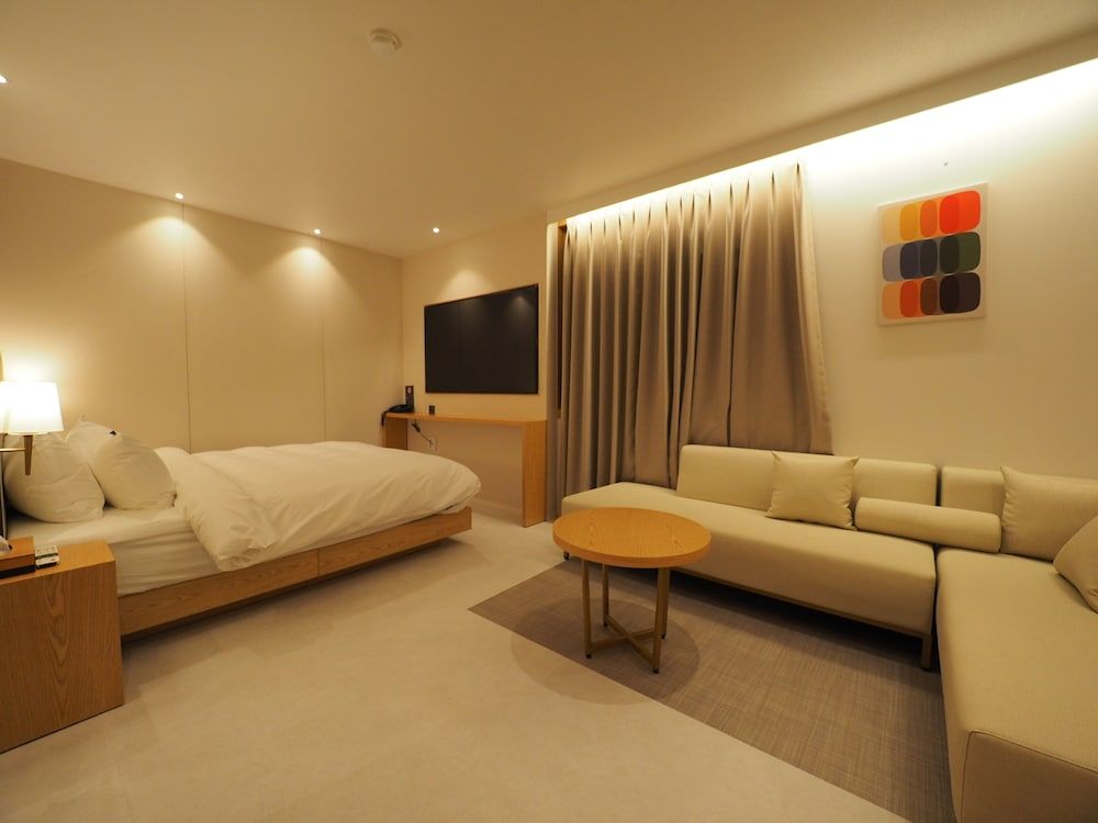 Daisy Hotel Standard Double Room, Non Smoking 4