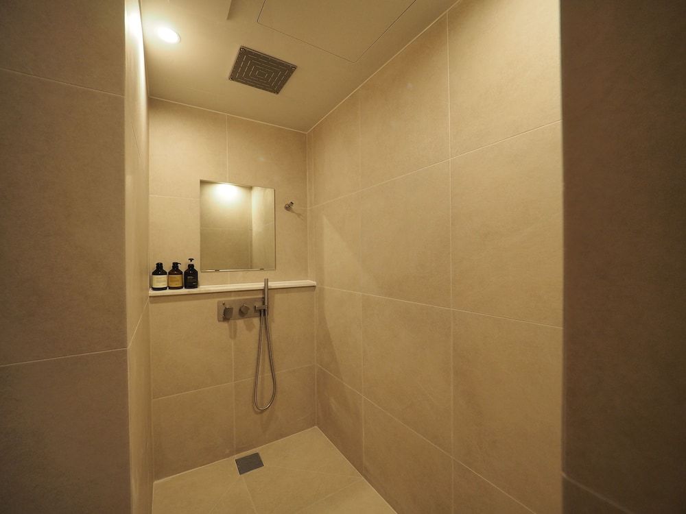 Daisy Hotel Deluxe Double Room, Non Smoking, Partial Ocean View 7