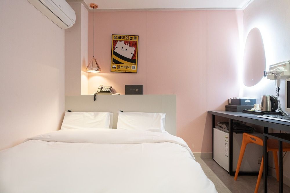 Hotel Nine Double Room 4