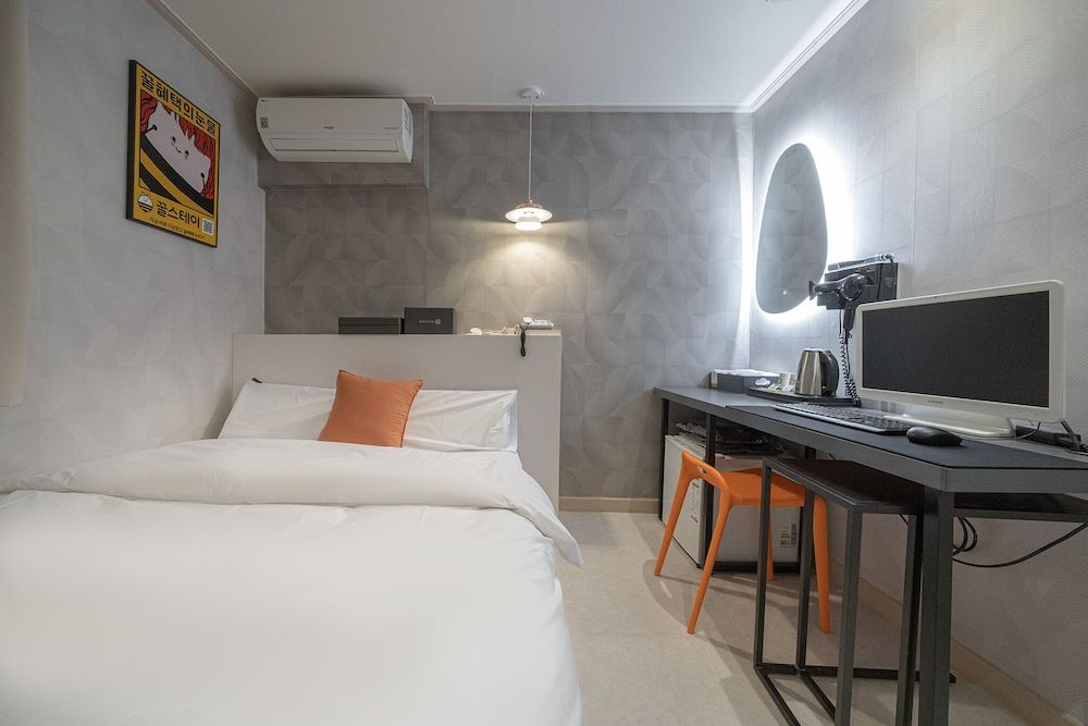 Hotel Nine Standard Room 3