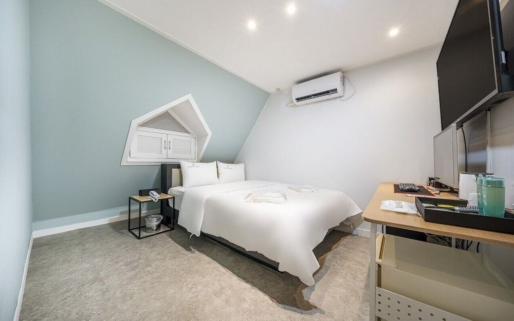 Gwangmyeong hotel Castle Standard Double Room 3