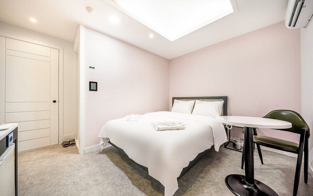 Gwangmyeong hotel Castle Deluxe Double Room 4