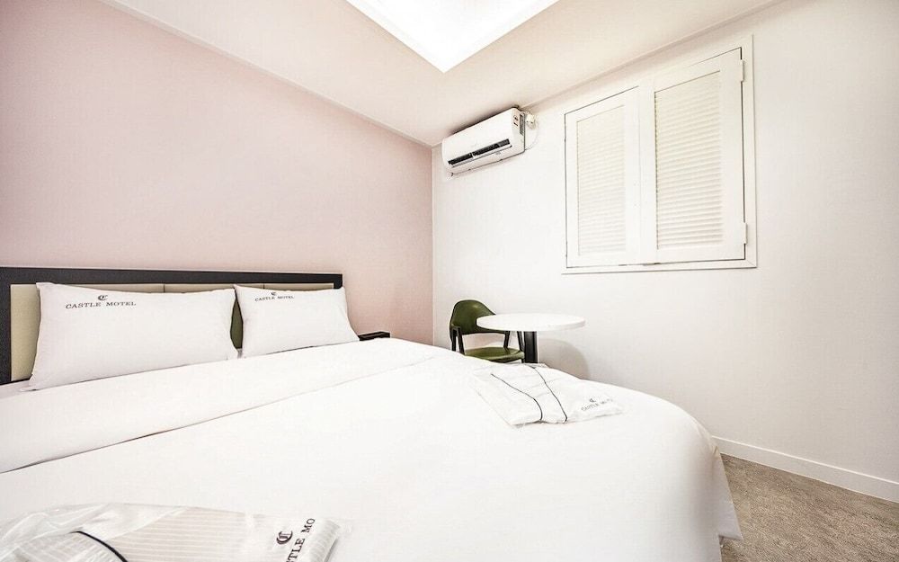 Gwangmyeong hotel Castle Deluxe Double Room 6