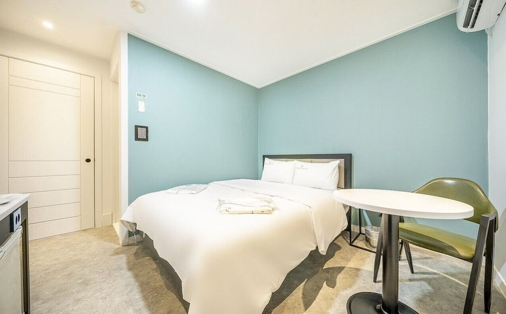 Gwangmyeong hotel Castle Deluxe Double Room 3