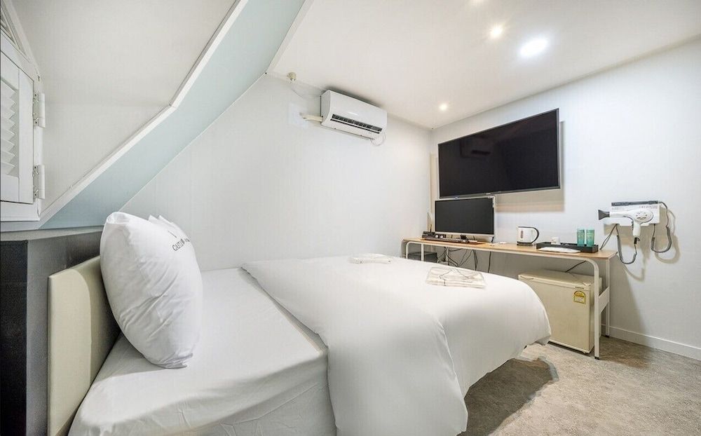 Gwangmyeong hotel Castle Standard Double Room 4