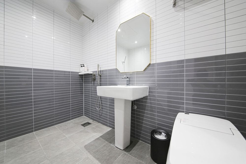 hound hotel Premium Double Room, Lake View 4