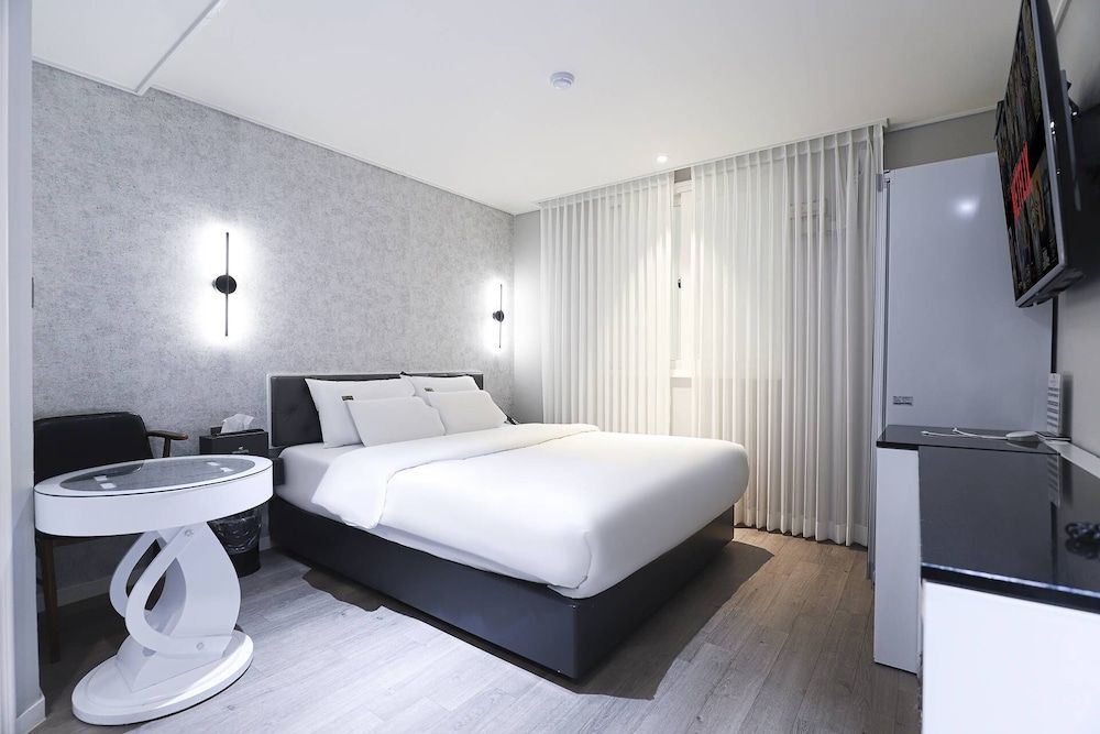 hound hotel Standard Double Room, City View 2