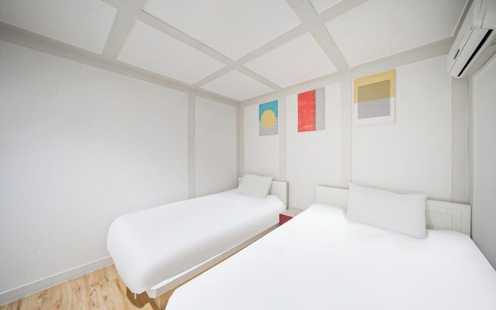 HUE MOTEL Twin Bed 3