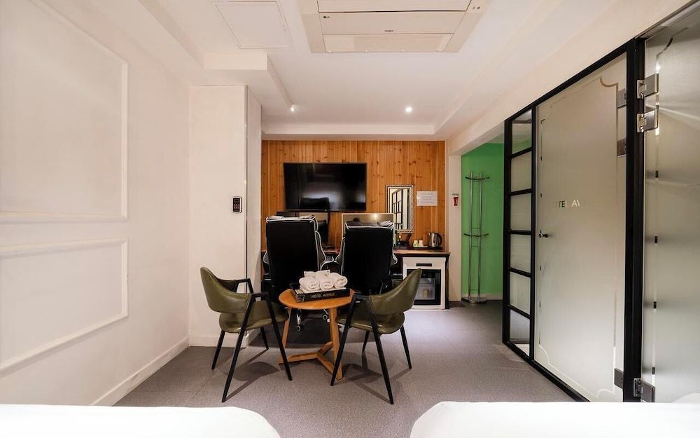 AVENUE HOTEL Business Twin Room 9