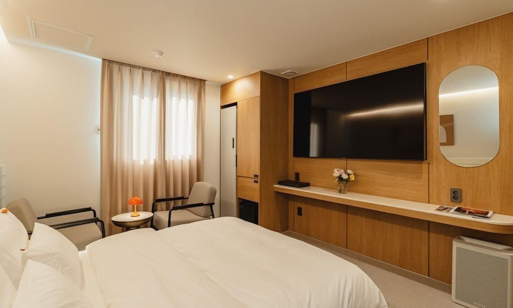 Chuncheon Hound Hotel Namchuncheon Station Superior Double Room 3