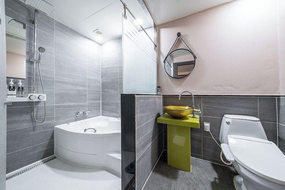 SKYHOTEL Business Twin Room 5