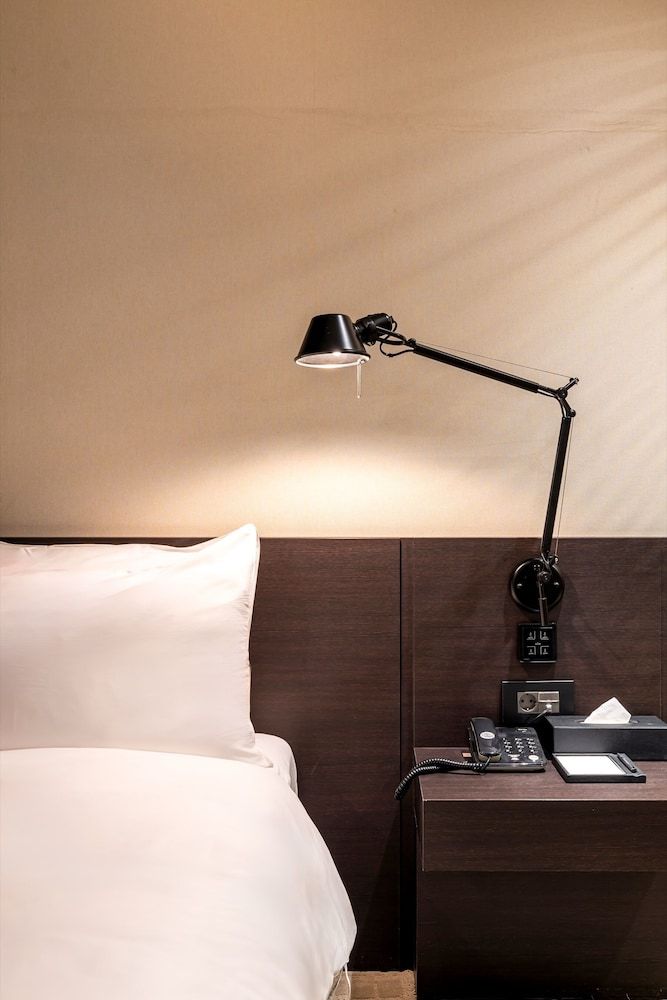 THE SKY HOTEL Deluxe Double Room, City View 14