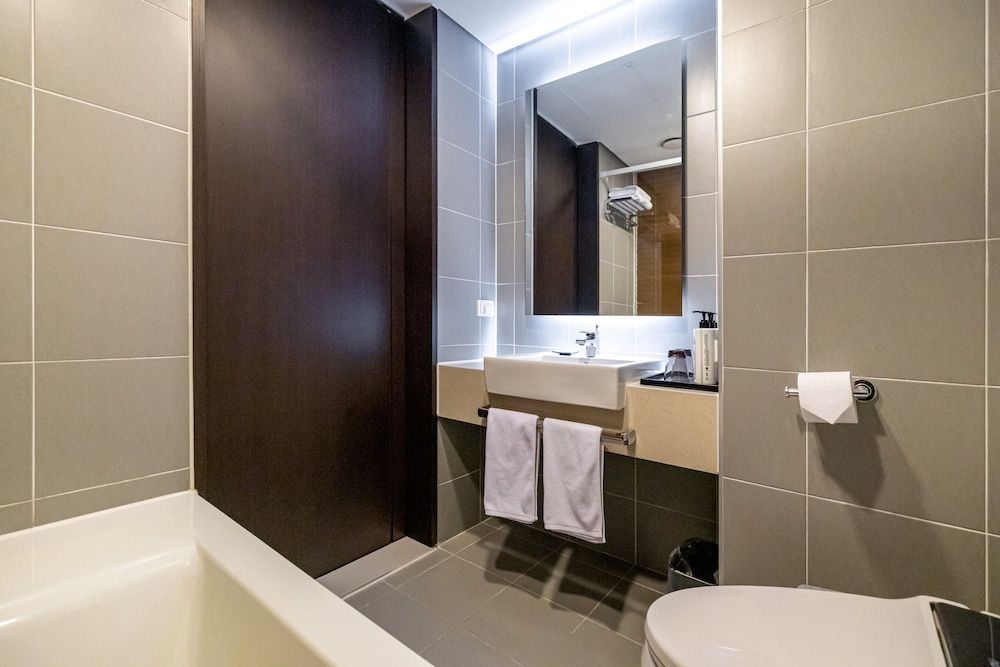 THE SKY HOTEL Deluxe Double Room, City View 20