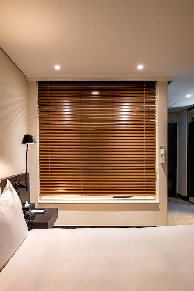 THE SKY HOTEL Deluxe Double Room, City View 7