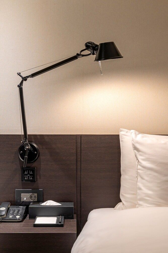 THE SKY HOTEL Deluxe Double Room, City View 10