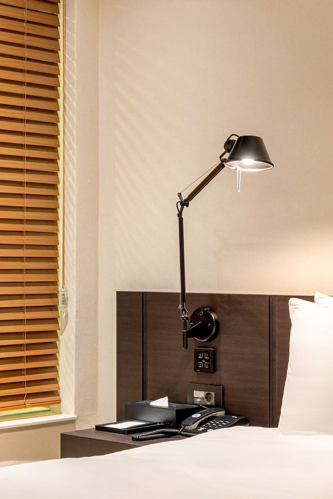 THE SKY HOTEL Deluxe Double Room, City View 5