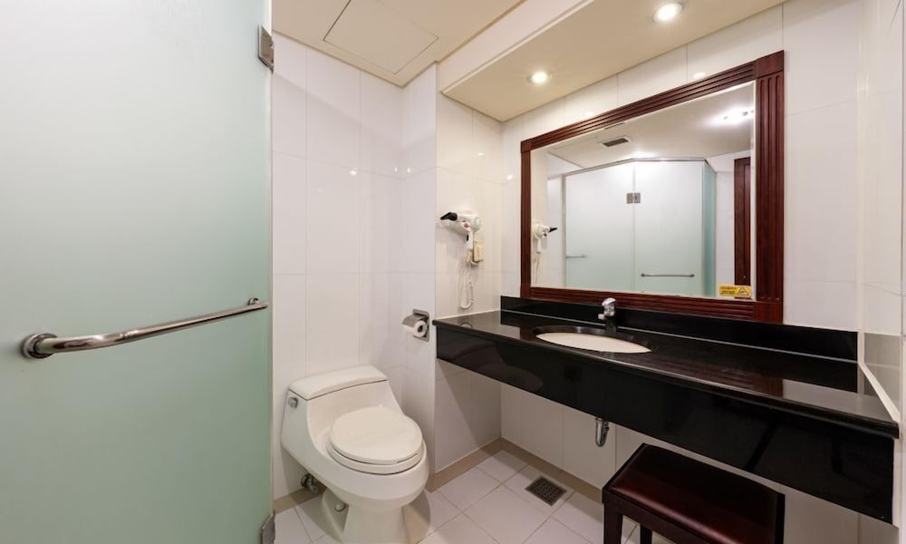 The Hill House Yangpyeong Deluxe Double Room 5