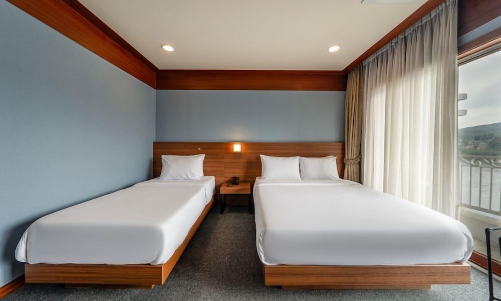 The Hill House Yangpyeong Deluxe Double Room 2