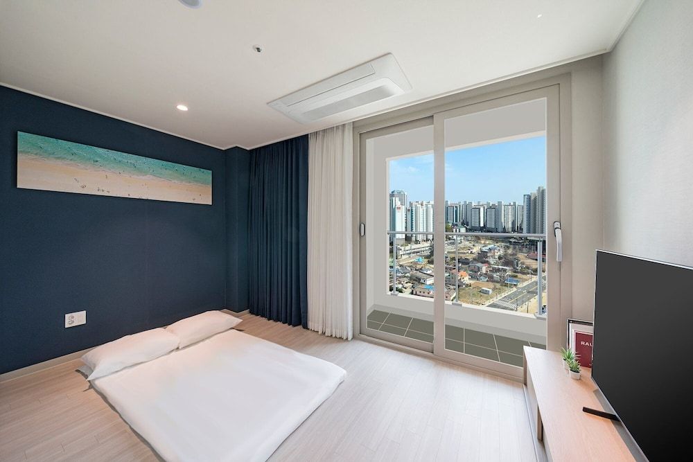 Sokcho Marie Vista Hotel [Breakfast for 2 PKG] City View Standard Family Ondol 2