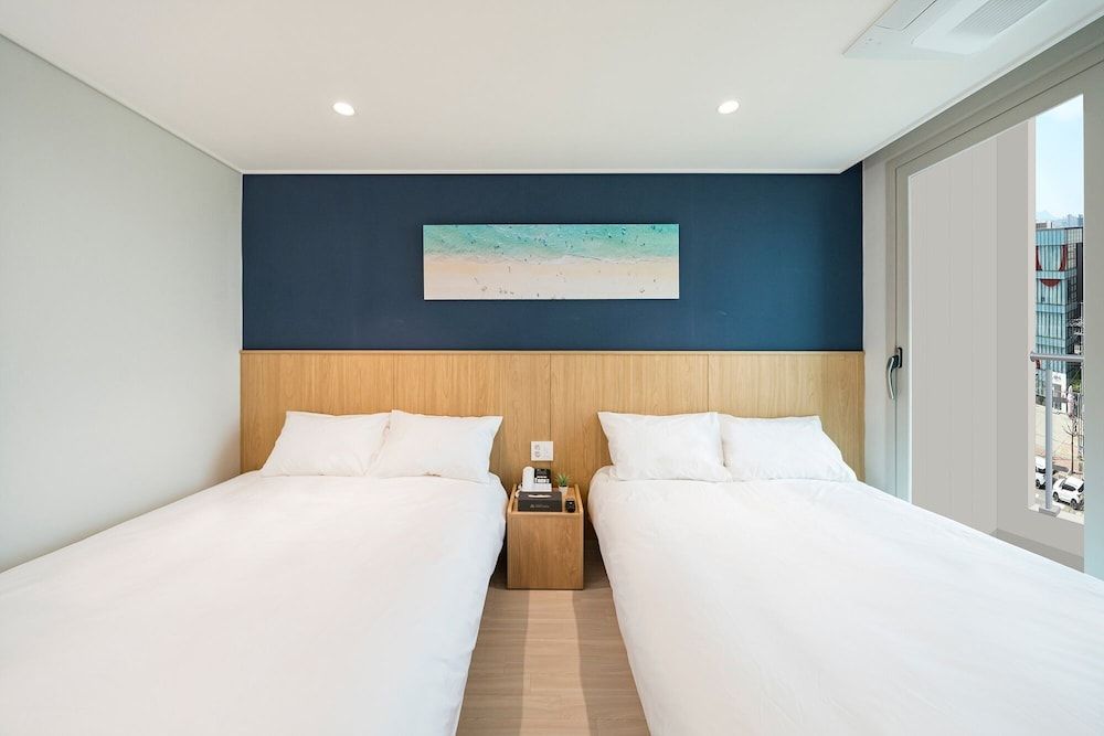 Sokcho Marie Vista Hotel [Breakfast for 2 PKG] [No Parking] City View Standard Family Twin 3