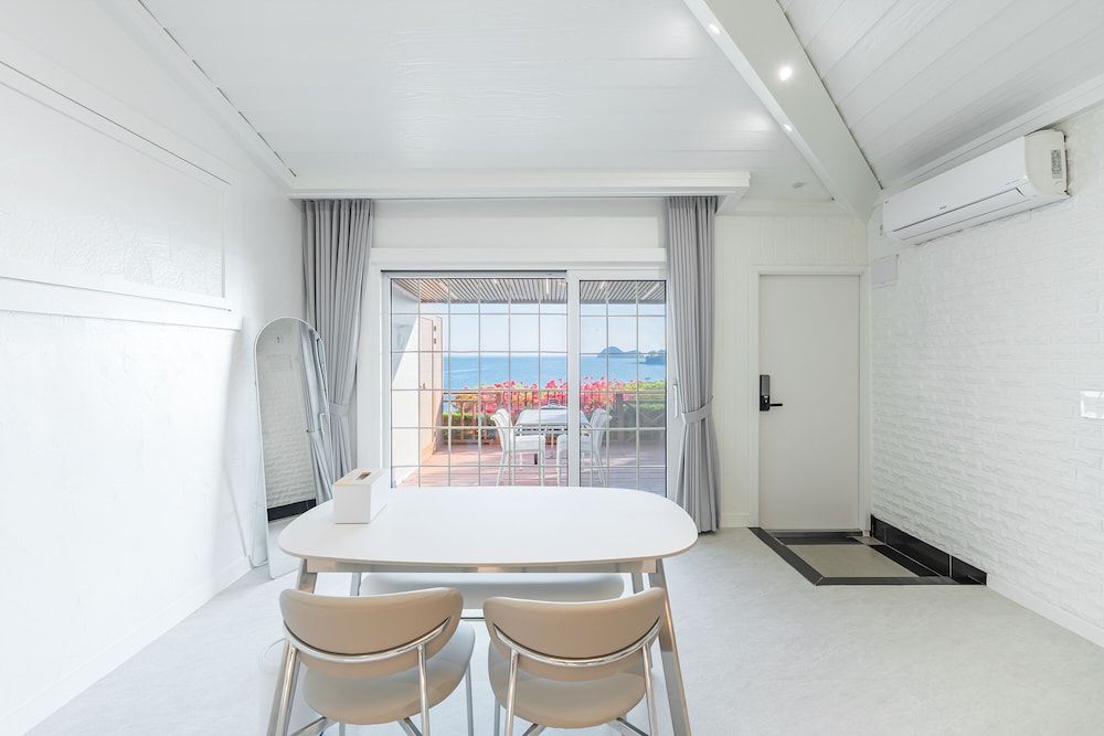 Ocean The Hill A one bed type 20 Pyeong 6