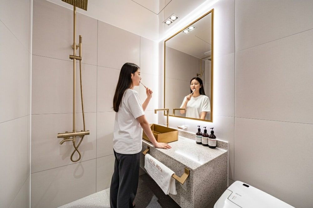 Insta Hotel - Main Branch Premium Room 8