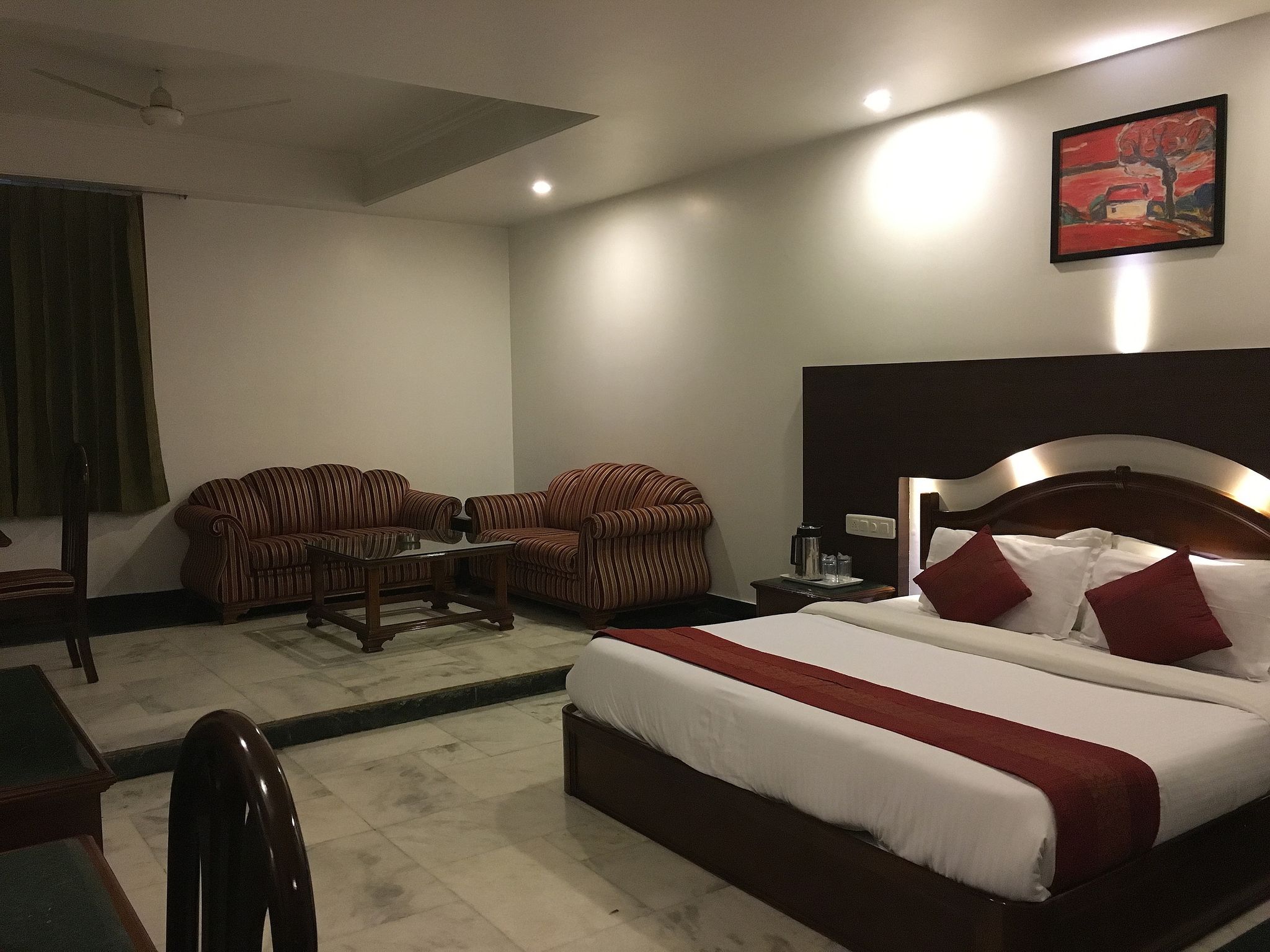 undefined Hotel Lawrence 8