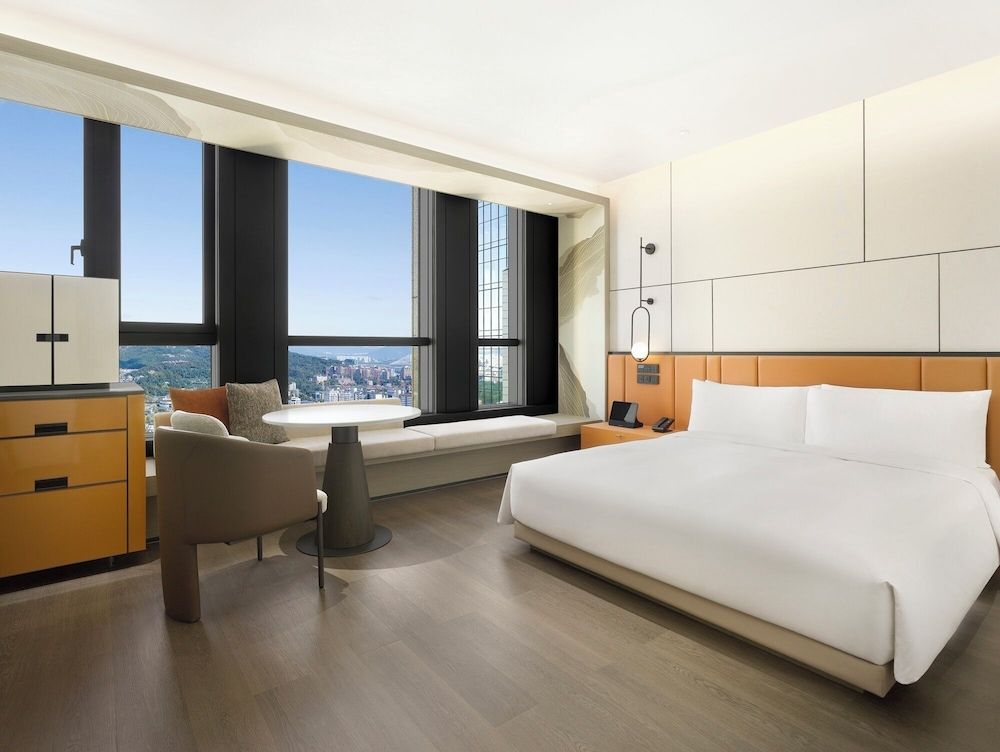 Pullman Ambassador Seoul Eastpole Deluxe Room for Disabled Guest Room, 1 King Bed