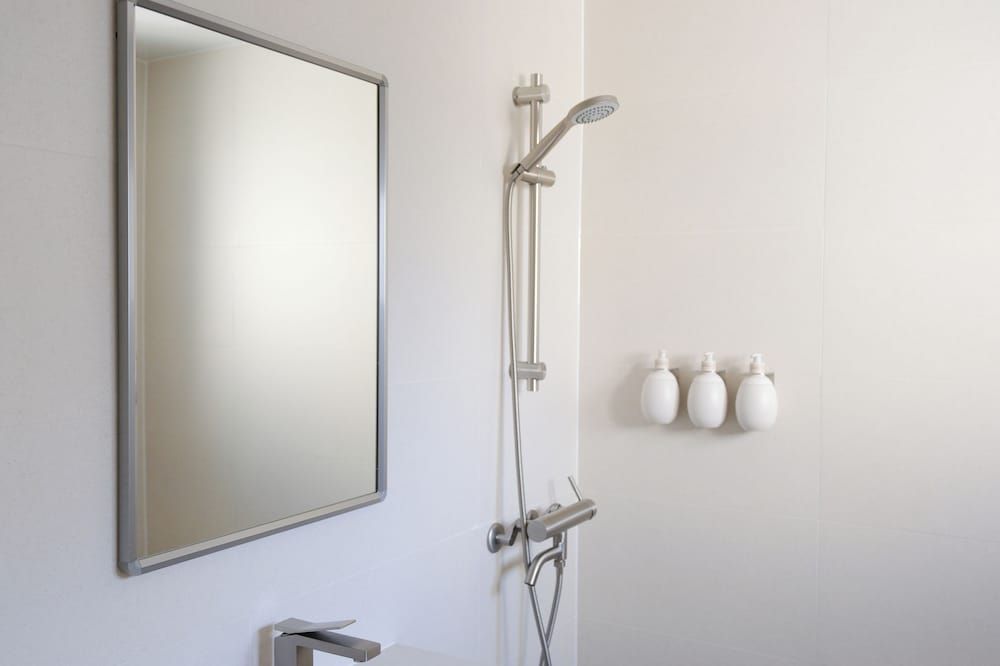 HOTEL CARPET Twin Room 7