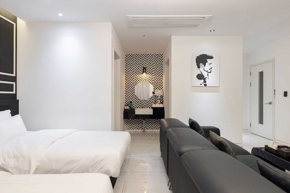 Hotel Moon Cheonan Sinbuldang Suite 13