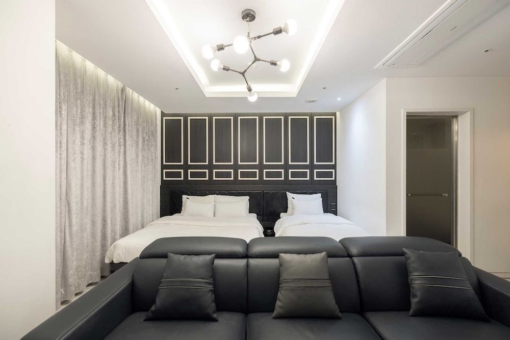 Hotel Moon Cheonan Sinbuldang Suite 14