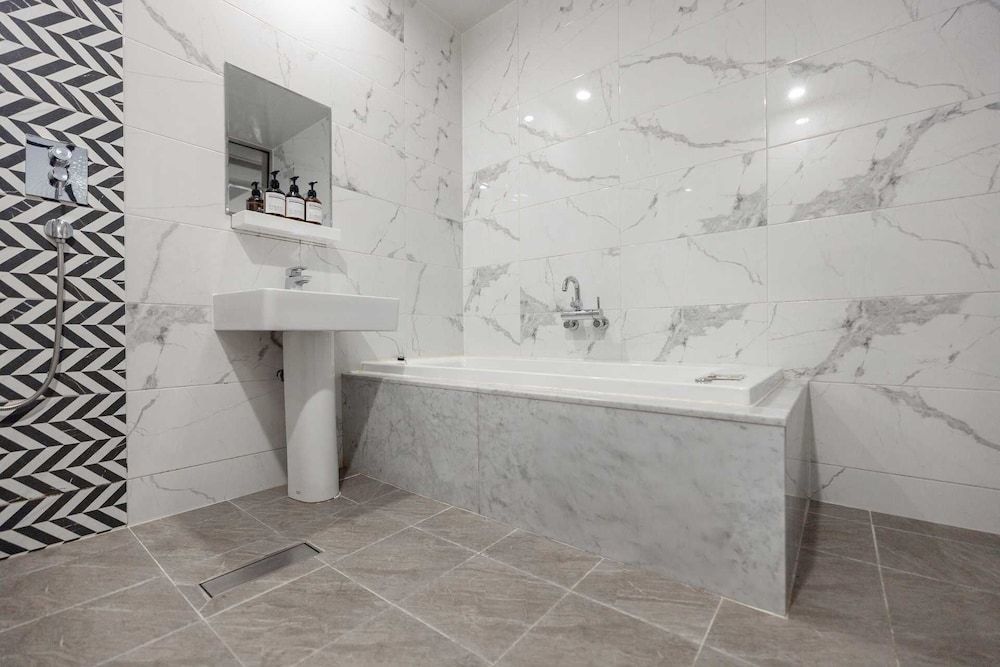 Hotel Moon Cheonan Sinbuldang Deluxe Massage Chair 18